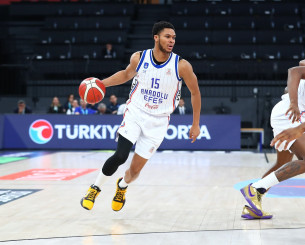 Ήττα με «εκατοστάρα» για την Εφές πριν τα Playoffs με τον Παναθηναϊκό