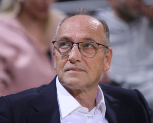 Η ΕΟΚ σκέφτεται δύο Ελληνες παίκτες στην πεντάδα!