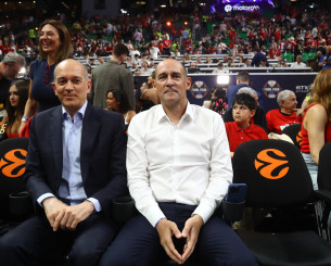 Οι αδερφοί Αγγελόπουλοι στο ΟΑΚΑ για τον ημιτελικό του Ολυμπιακού με τη Φενέρμπαχτσε (video)