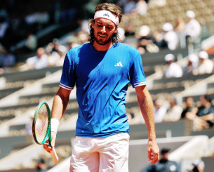 Διακόπηκε ο αγώνας του Τσιτσιπά στο Gstaad Open