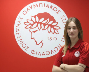 Η Ζαφειρίου υπέγραψε το πρώτο της επαγγελματικό συμβόλαιο με τον Ολυμπιακό