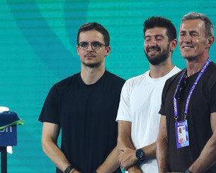«Αγάπη μου, Κωνσταντίνε μου»: Η ξεχωριστή ομιλία της Σάκκαρη στον σύντροφό της (video)