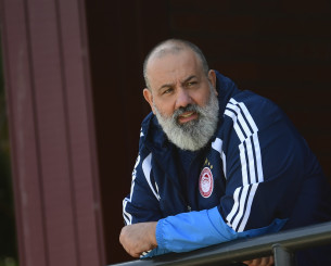 Καραπαπάς για την άμυνα του Ολυμπιακού: «Δεν θυμάμαι καλύτερη 4αδα στόπερ στην ιστορία της ομάδας»
