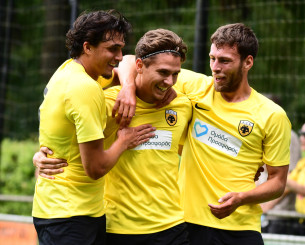 ΑΕΚ - Γκρόνινγκεν 2-1: Με 10 παίκτες γύρισε το ματς και το κέρδισε με Ζίνι-Καλοσκάμη