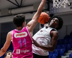 Η Μέγκα του Ραζνάτοβιτς και το Κολέγιο του Auburn μέτρησαν τις δυνάμεις τους στη Μύκονο