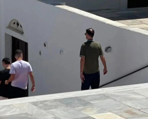 Ο Γιώργος Μπαρτζώκας στην Παναγία της Τήνου (photos)