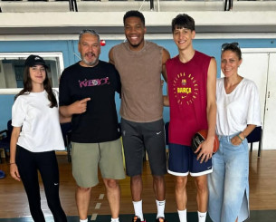 Μαθήματα από τον Greek Freak: Ο Νίκολα Κουστούριτσα προπονήθηκε με τον Γιάννη Αντετοκούνμπο