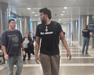 Επέστρεψε στη Θεσσαλονίκη ο Μπεν Μουρ και πιάνει ξανά δουλειά με τον ΠΑΟΚ