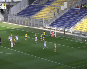 Ο Βόλος των δέκα παικτών νίκησε 2-1 την Καμπούρ (video)
