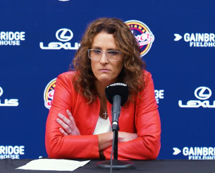 Απίστευτο ξέσπασμα προπονήτριας στο WNBA: «Να πάνε στο διάολο!» (video)