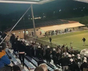 Σοβαρά επεισόδια σε τελικό Κυπέλλου - Ξύλο στην εξέδρα με επέμβαση των ΜΑΤ (video)