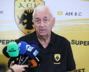 Σάκοτα: «Είμαι ευχαριστημένος με το ρόστερ» – Η ατάκα για τη συμφωνία ΑΕΚ-Ολυμπιακού για τη SUNEL Arena