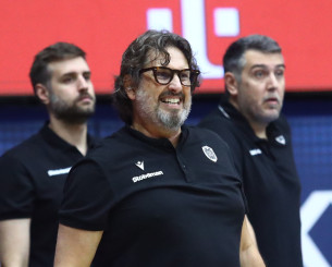 Τρινκιέρι: «Πάλι δώσαμε 30 βολές, τέσσερις τεχνικές ποινές, δεν έχω καταλάβει τους διαιτητές» (video)