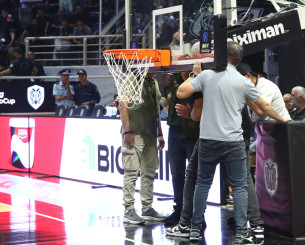 «Σήκωσέ το, το τιμημένο»: Επικό σύνθημα στο Παλατάκι λόγω... μπασκέτας!