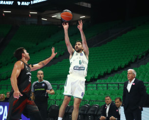 Ο Μωραΐτης πέτυχε φοβερό buzzer - beater στη λήξη της πρώτης περιόδου (video)