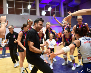 Δείτε τους ξέφρενους πανηγυρισμούς του Πανιώνιου για την κατάκτηση του Super Cup (video)