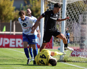 Η Ελλάς Σύρου άντεξε (0-0) στην πίεση του ΠΑΟΚ Β και διεύρυνε το αήττητο σερί