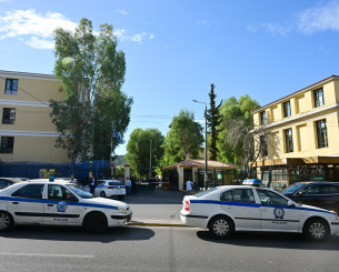 Εφτασαν στην Ευελπίδων οι έξι κατηγορούμενοι για το σκάνδαλο - Το video του Athletiko