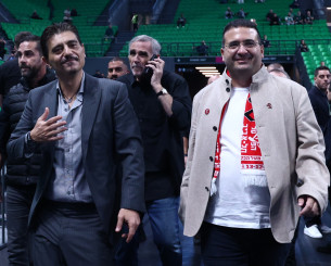 Γιαννακόπουλος και Γιανάι εμφανίστηκαν μαζί στο T-Center κι έπειτα μεταφέρθηκαν σε σουίτα του γηπέδου (video)