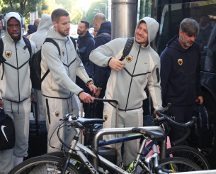 Από το Λονδίνο στο Μάντσεστερ η ΑΕΚ με… ένα τρένο όνειρα (pics)