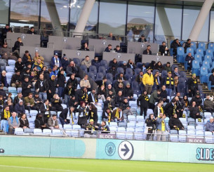 Με 150 φιλάθλους η Κ19 της ΑΕΚ στο ματς του Youth League με τη Μάντσεστερ Σίτι (video)