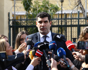 Πεπόνης: «Τσαρούχα και Κορομηλάς είναι καθαροί και νόμιμοι άνθρωποι»