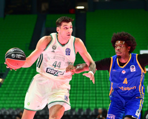 Ασταμάτητος ο Φρανσίσκο, double-double από το ημίχρονο ο Μήτογλου κόντρα στο Περιστέρι