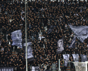 Συνελήφθη οπαδός του ΠΑΟΚ επειδή άναψε πυρσό στην Τούμπα