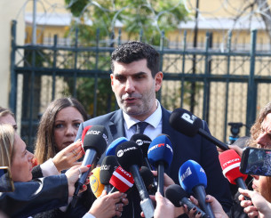 Δικηγόρος Τσαρούχα και Κορομηλά: «Αρνούνται κατηγορηματικά τις κατηγορίες»