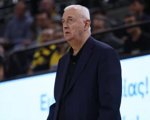 Προανήγγειλε αλλαγές ο Σάκοτα στην ΑΕΚ: «Θα διορθώσουμε τα λάθη, θα γίνουν κινήσεις δραστικές και στοχευμένες»
