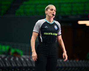 Συνθήματα κατά της Τσαρούχα στην Allwyn Arena πριν το ΑΕΚ-Παναιτωλικός
