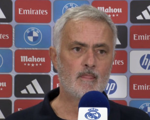Μουρίνιο ενόψει ΑΕΚ: «Παίζουμε συνέχεια εκτός έδρας, έχουμε άλλο ένα... δώρο»