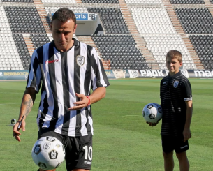 Η απίθανη ιστορία του Τζόλη ως... ball boy στη παρουσίαση του Μπερμπάτοφ από τον ΠΑΟΚ (video)