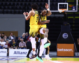 Dunk party στη Sunel Arena μεταξύ ΑΕΚ και Προμηθέα (video)
