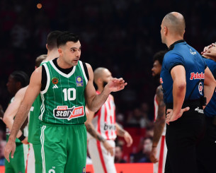 Σλούκας στους διαιτητές: «Ντροπή, τα ίδια κάνατε και πέρσι»
