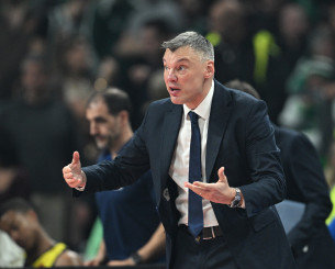 Εύκολη νίκη για τη Φενέρμπαχτσε και 1-0 στους τελικούς εναντίον της Μπεσίκτας