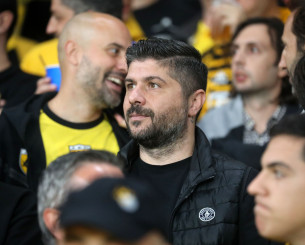 Μιχάλης Σηφάκης: «Ντρέπομαι περισσότερο από ποτέ που είμαι ΟΦΗ»
