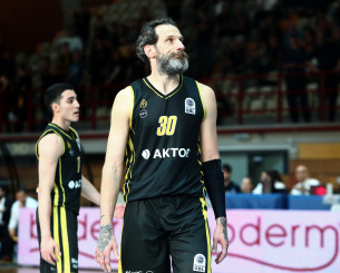 Τέσσερις ανανεώσεις για το Μαρούσι