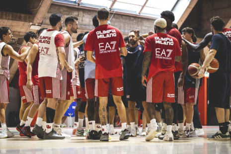 Πρώτη προπόνηση για την Αρμάνι με Πίτερς και... ελληνική παρουσία