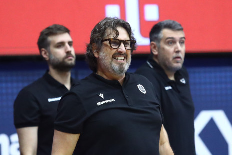 Τρινκιέρι: «Πάλι δώσαμε 30 βολές, τέσσερις τεχνικές ποινές, δεν έχω καταλάβει τους διαιτητές» (video)