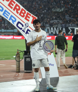Στον Ανδρούτσο το βραβείο του MVP του Supebet Super Cup - Χειροκροτήθηκε από τους παίκτες της ΑΕΚ