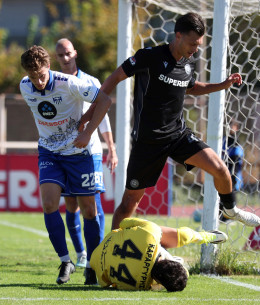 Η Ελλάς Σύρου άντεξε (0-0) στην πίεση του ΠΑΟΚ Β και διεύρυνε το αήττητο σερί