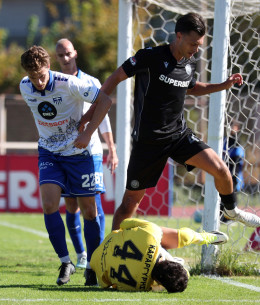 Η Ελλάς Σύρου άντεξε (0-0) στην πίεση του ΠΑΟΚ Β και διεύρυνε το αήττητο σερί