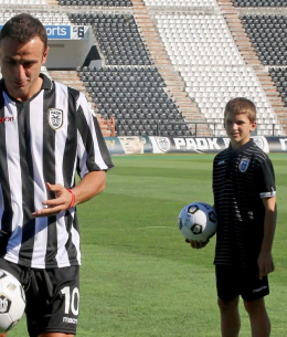 Η απίθανη ιστορία του Τζόλη ως... ball boy στη παρουσίαση του Μπερμπάτοφ από τον ΠΑΟΚ (video)