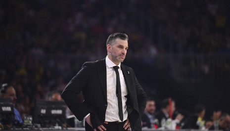 Αγνώριστη η Μπεσίκτας, συνετρίβη από την Τουρκ Τέλεκομ