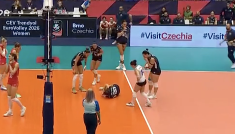 Ο σοκαριστικός τραυματισμός της Αγγελοπούλου στο EuroVolley, πάγωσε το γήπεδο, έκλαιγαν οι παίκτριες (video)