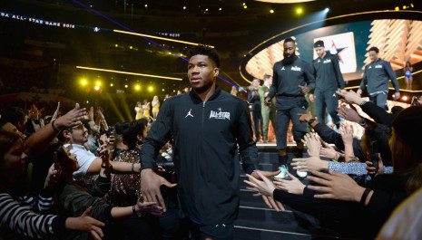 Οι πιο ακριβοπληρωμένοι του NBA: Το ρεκόρ του Κάρι και ο Αντετοκούνμπο που ξεπέρασε τον ΛεΜπρόν