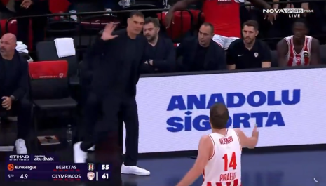 Εντονος διάλογος Μπαρτζώκα-Βεζένκοφ στο Μπεσίκτας-Ολυμπιακός (video)