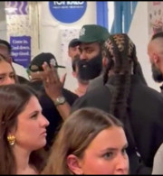 Η στιγμή που ο Χάρντεν τρώει… άκυρο από κοπέλα στην Μύκονο (video)