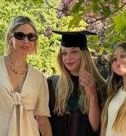 Κόντρα άνευ προηγουμένου στην οικογένεια παλαίμαχου ποδοσφαιριστή - Η κόρη του θέλει να αλλάξει μητέρα